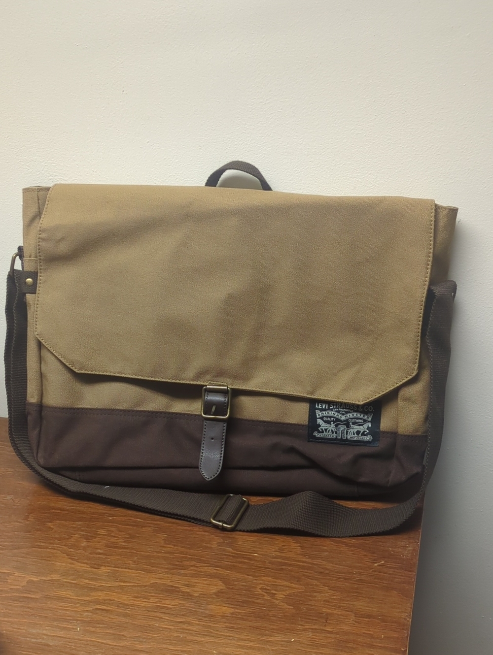 Levi's Two-Tone Tan and Dark Brown Canvas Lap Top Messenger Bag Sutherland II